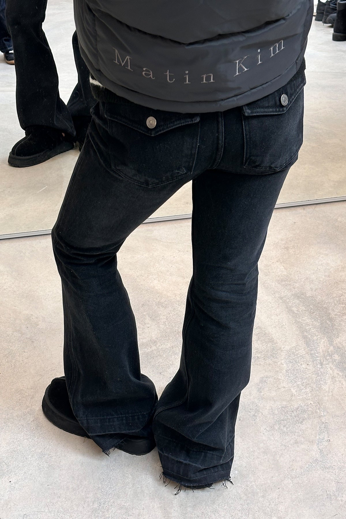 デニム・ジーパン [MATINKIM]back pocket point washed boots cut denim pants i MATIN KIM BACK POCKET POINT WASHED BOOTS CUT DENIM PANTS IN