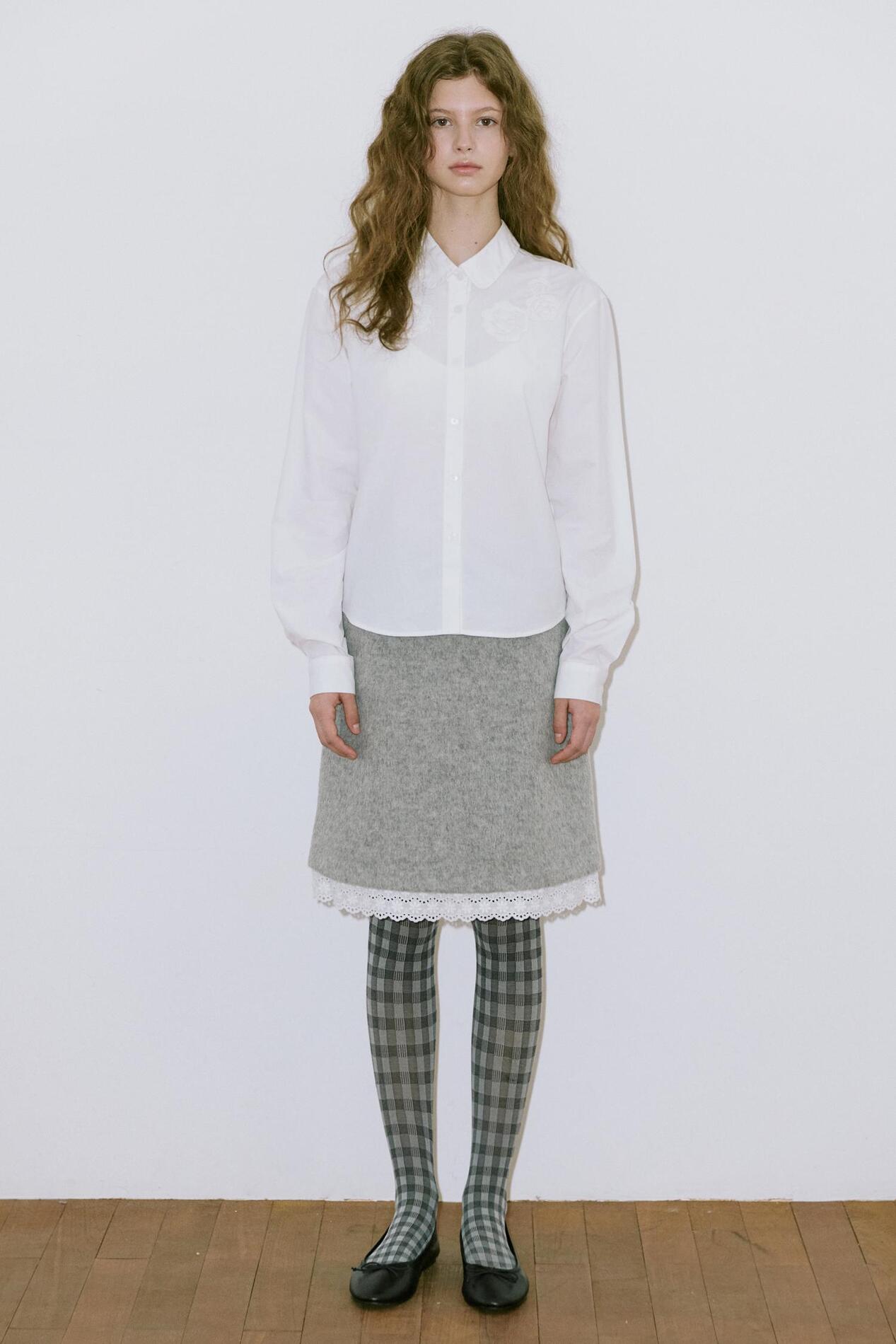 【sinoon】24FW Rose Graphic Slim T-Shirt SINOON