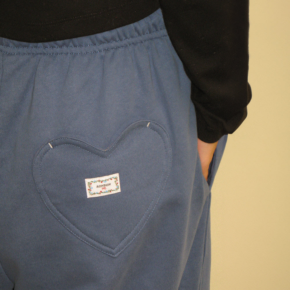 【RONRON】BACK HEART STITCH POCKET SWEAT JOGGER PANTS RONRON BACK HEART STITCH POCKET SWEAT JOGGER PANTS DUSTY