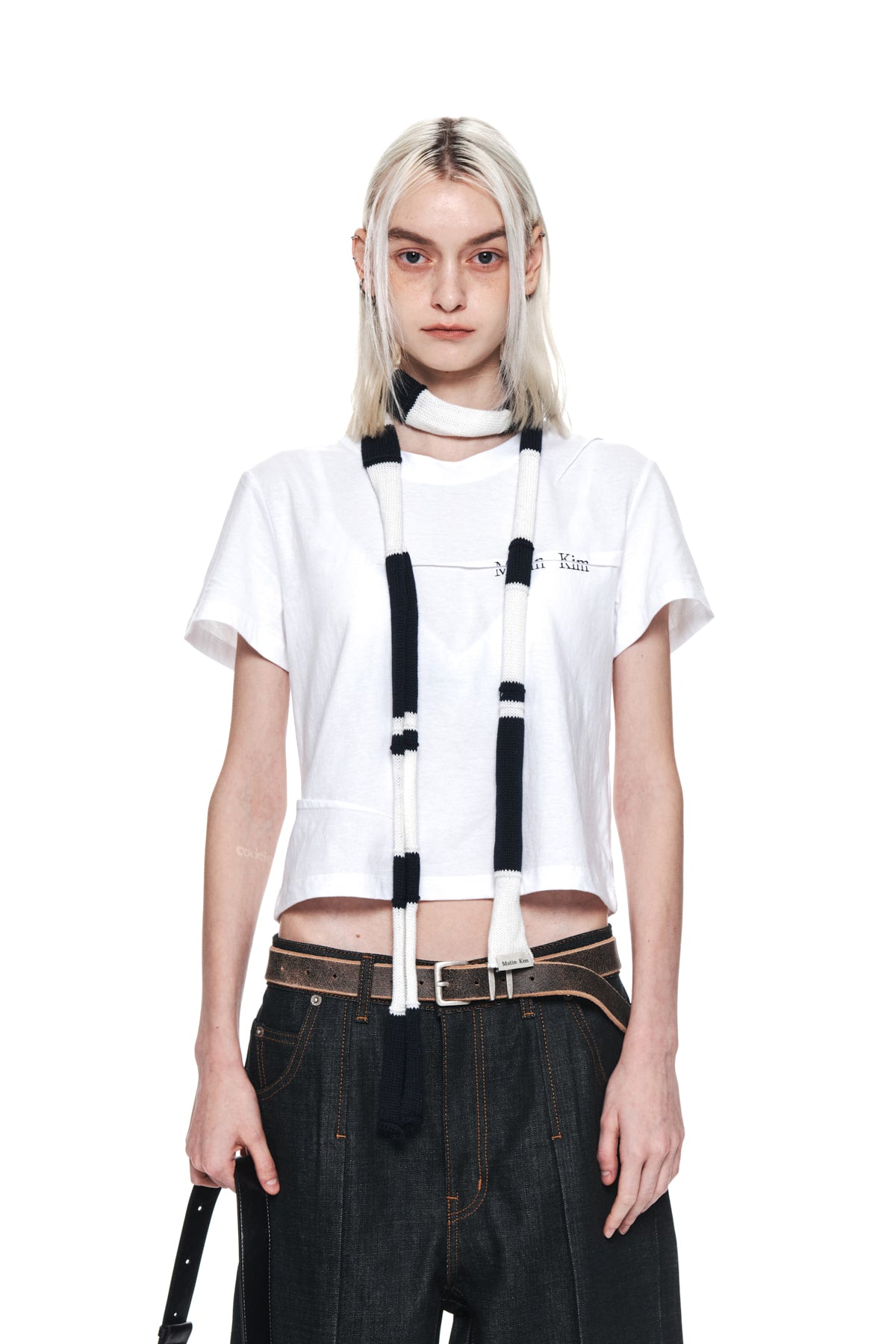 ★Matin Kim★ SLIT PINTUCK POINT CROP TOP IN WHITE MK2411TS0 MATIN KIM SLIT PINTUCK POINT CROP TOP IN WHITE – SeoulSeoul