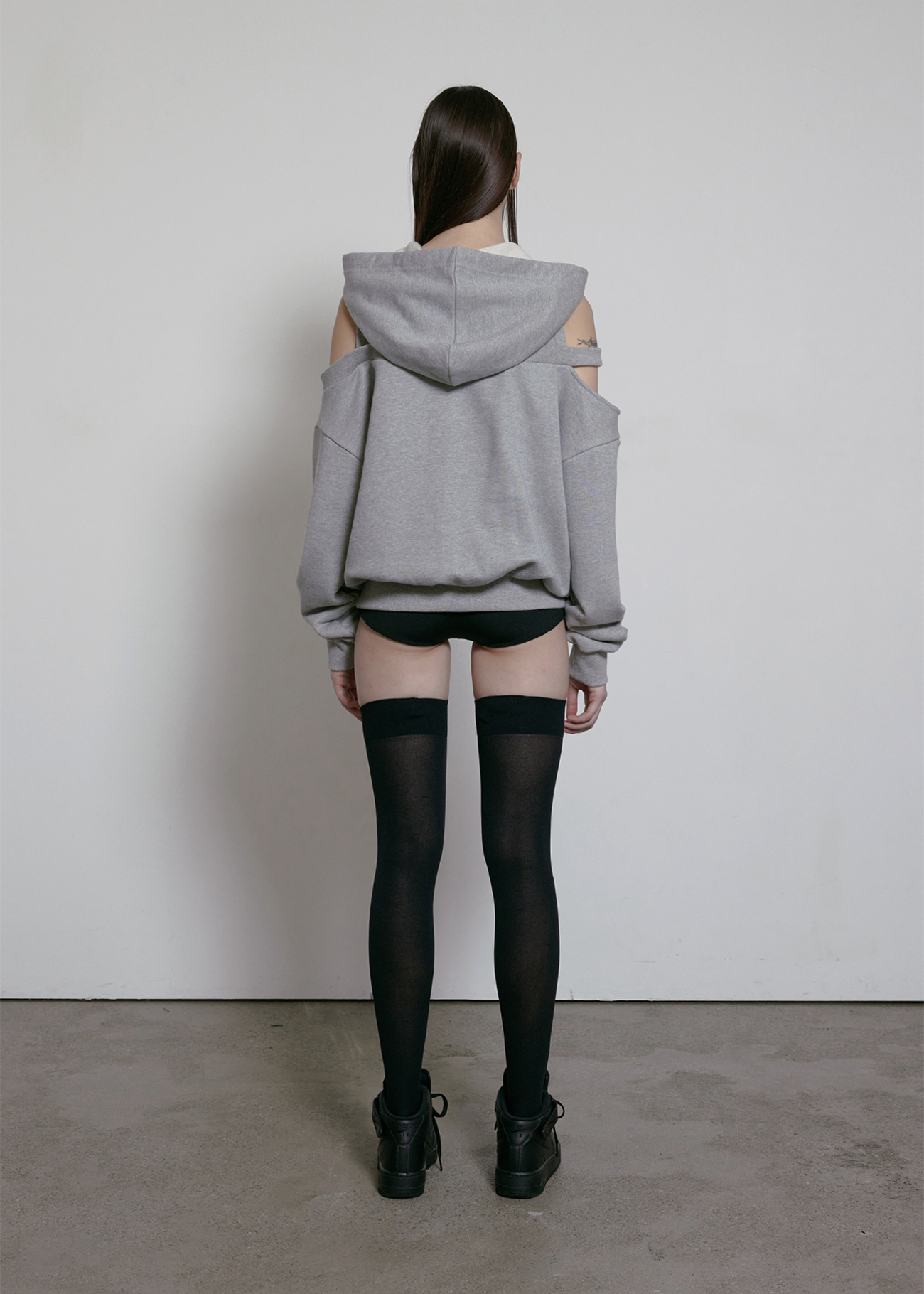 BOHEMSEO CUT OUT OFF SHOULDER HOODIE, MELANGE GRAY – SeoulSeoul