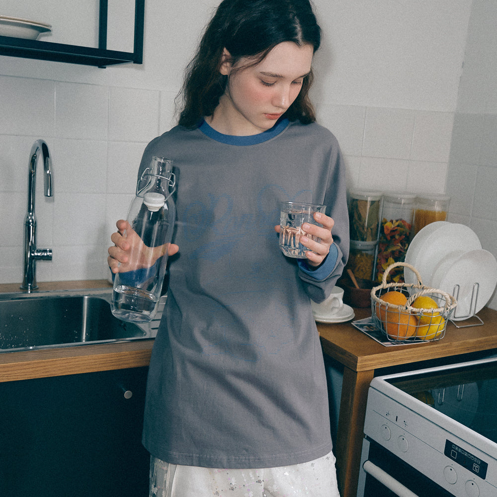 RONRON ALPHABET SKETCH CAT RINGER LONG SLEEVE CHARCOAL BLUE