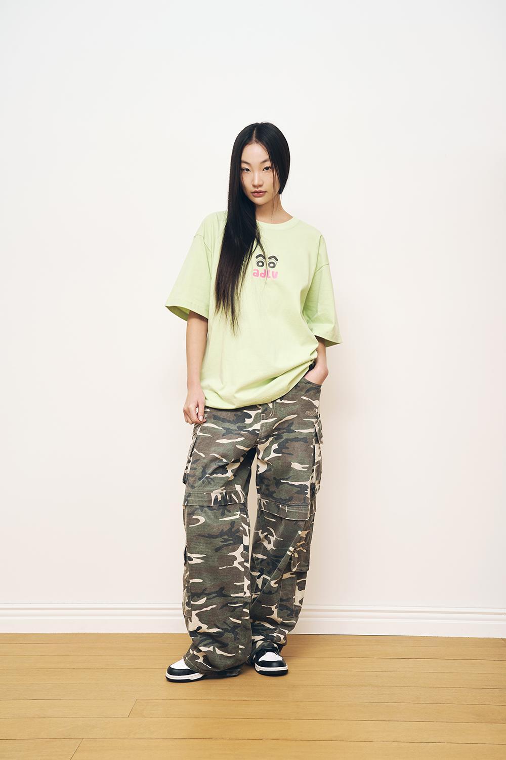 acmé de la vie ADLV Shinchan & Friends T-Shirt – Light Green