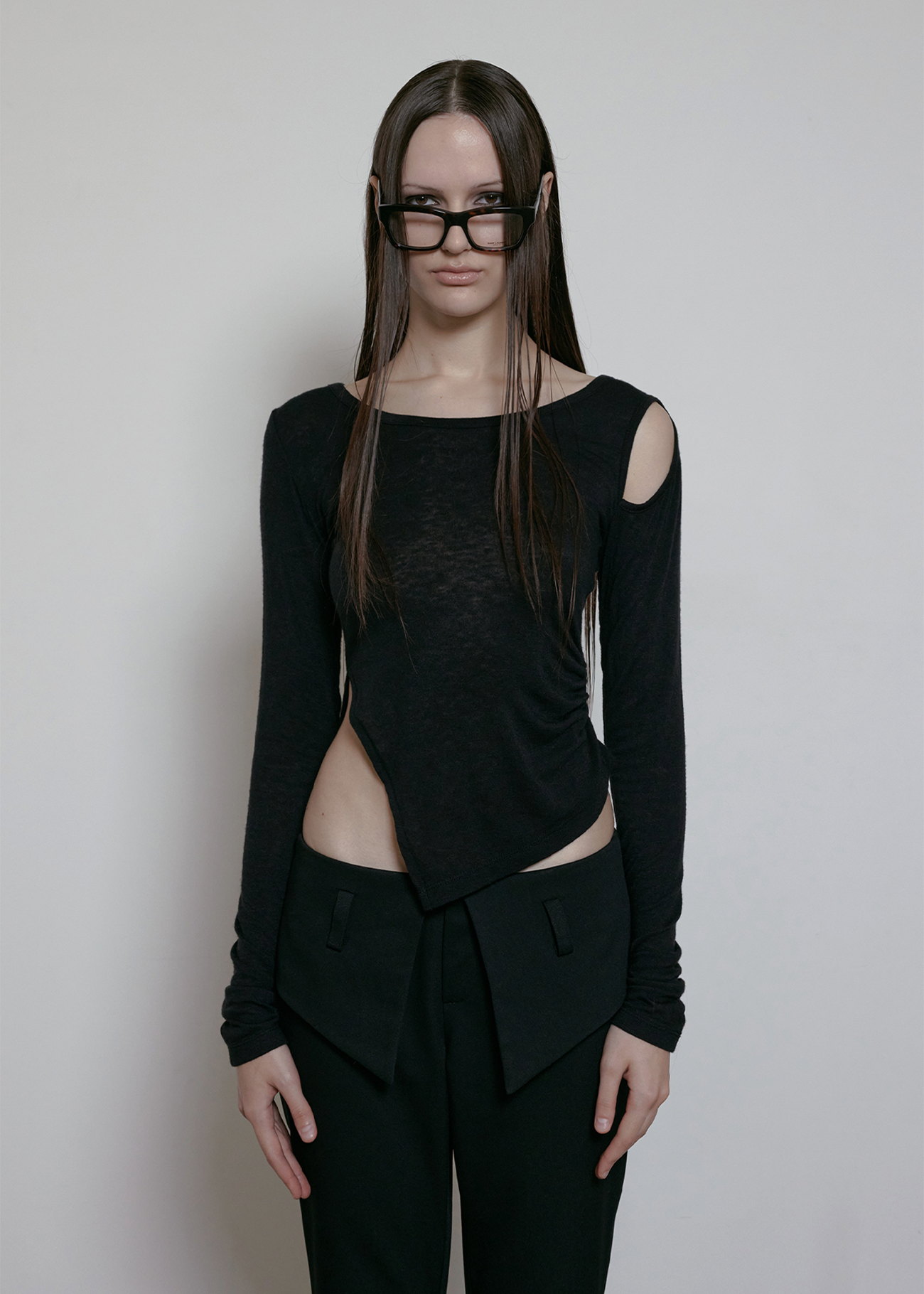 【BOHEMIAN SEOUL】25ss SHOULDER SHIRRING SLEEVE BOHEMSEO SLEEVE HOLE SHIRRING TOP, BLACK – SeoulSeoul