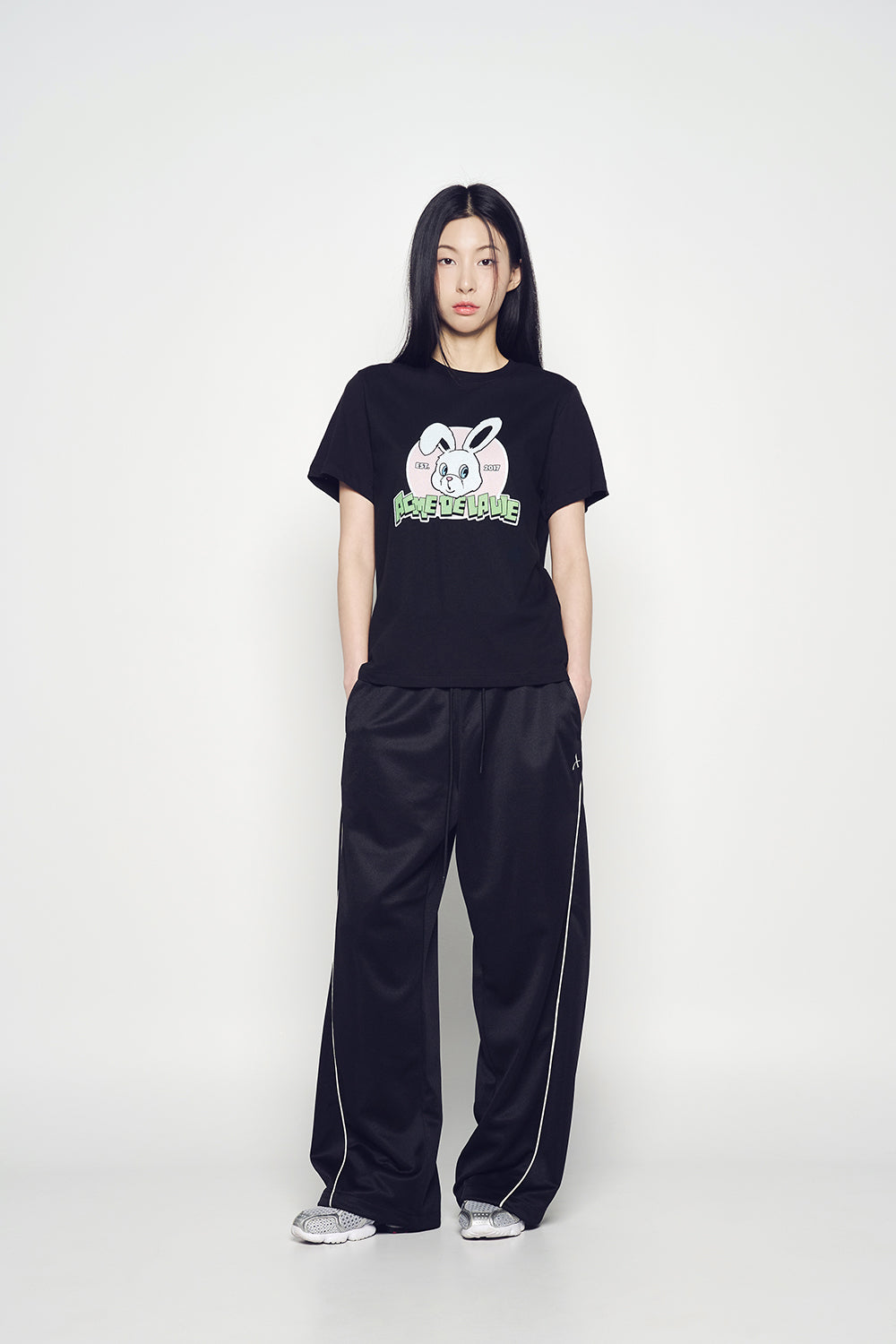 【ADLV】 WOMAN NINETIES RETRO BUNNY SHORT SLEEVE T-SHIRT acmé de la vie ADLV WOMAN NINETIES RETRO BUNNY SHORT SLEEVE