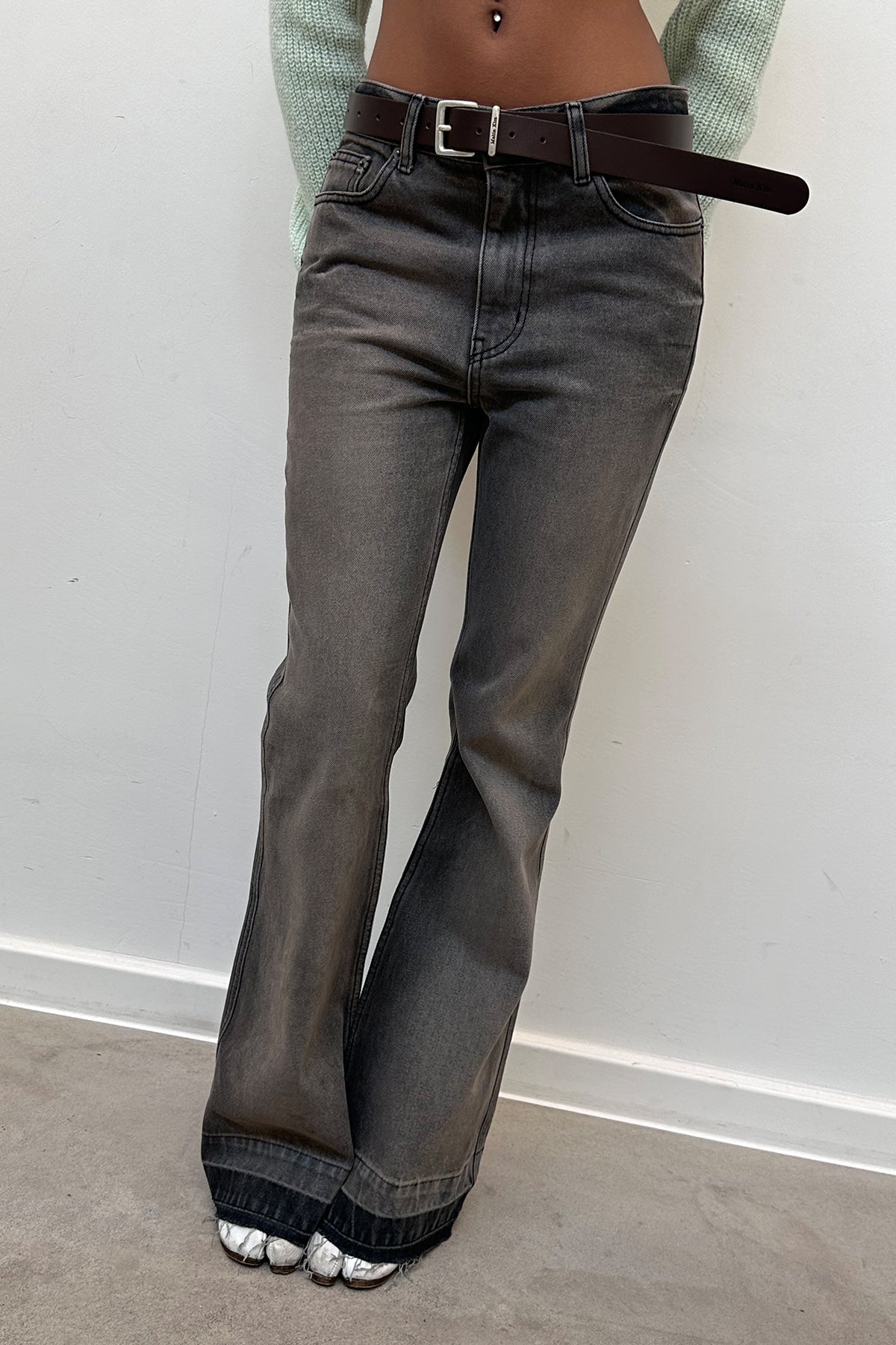 デニム・ジーパン [MATINKIM]back pocket point washed boots cut denim pants i MATIN KIM BACK POCKET POINT WASHED BOOTS CUT DENIM PANTS IN