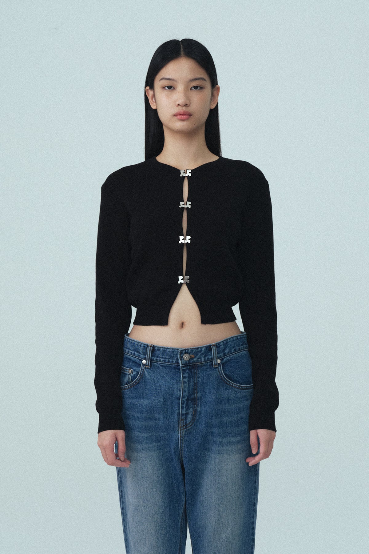 LOGO CLIP KNIT CARDIGAN - BLACK – SeoulSeoul