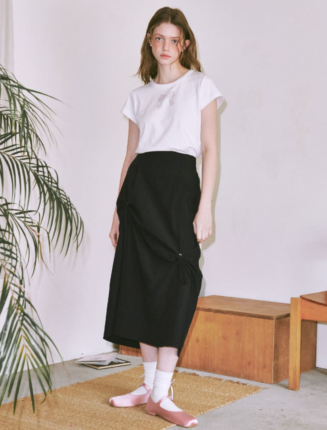 RONRON CRYSTAL RIBBON HOTFIX T SHIRT WHITE – SeoulSeoul