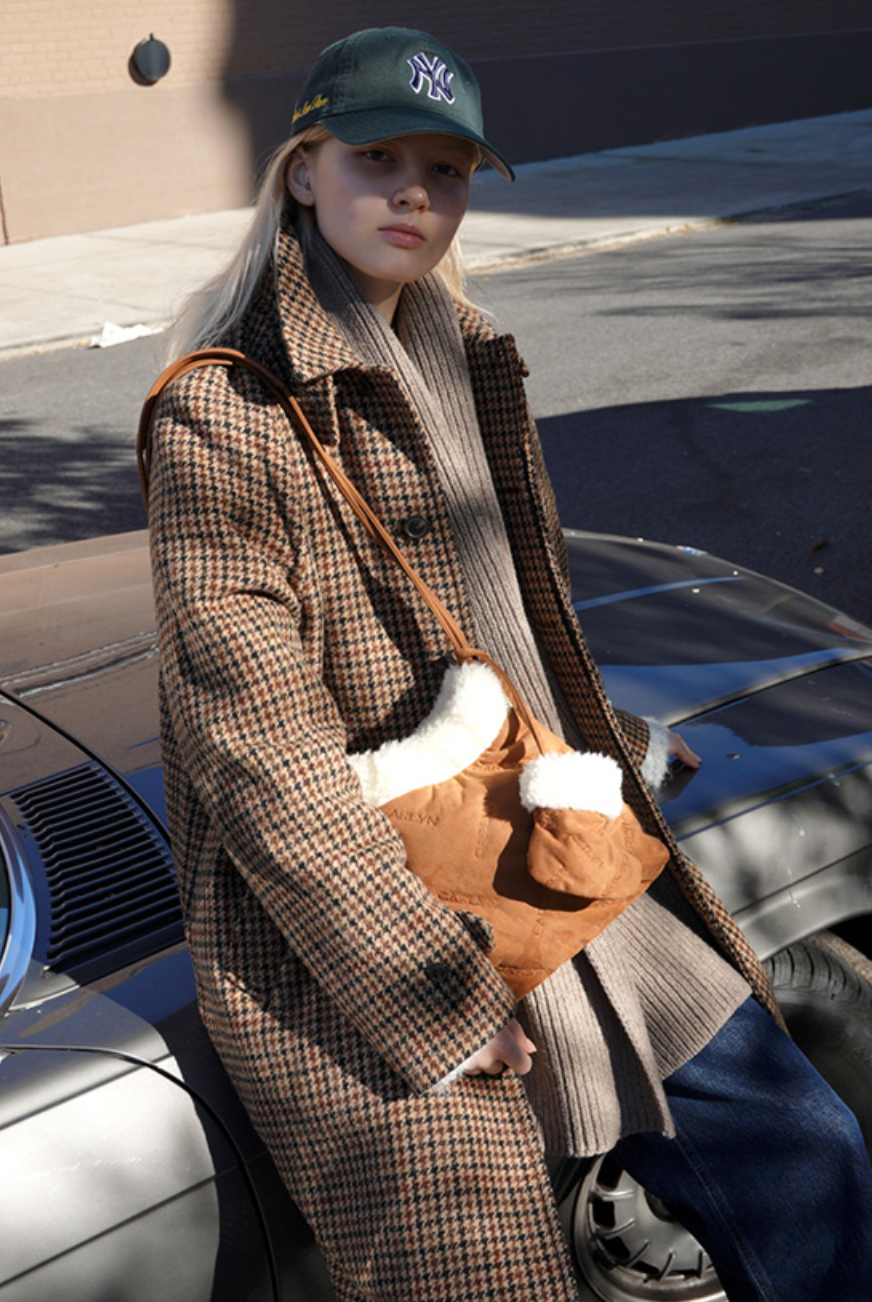人気新作 スエード【Carlyn】Shearligng Twee Mini Bag CARLYN SHEARLING TWEE MINI BROWN – SeoulSeoul