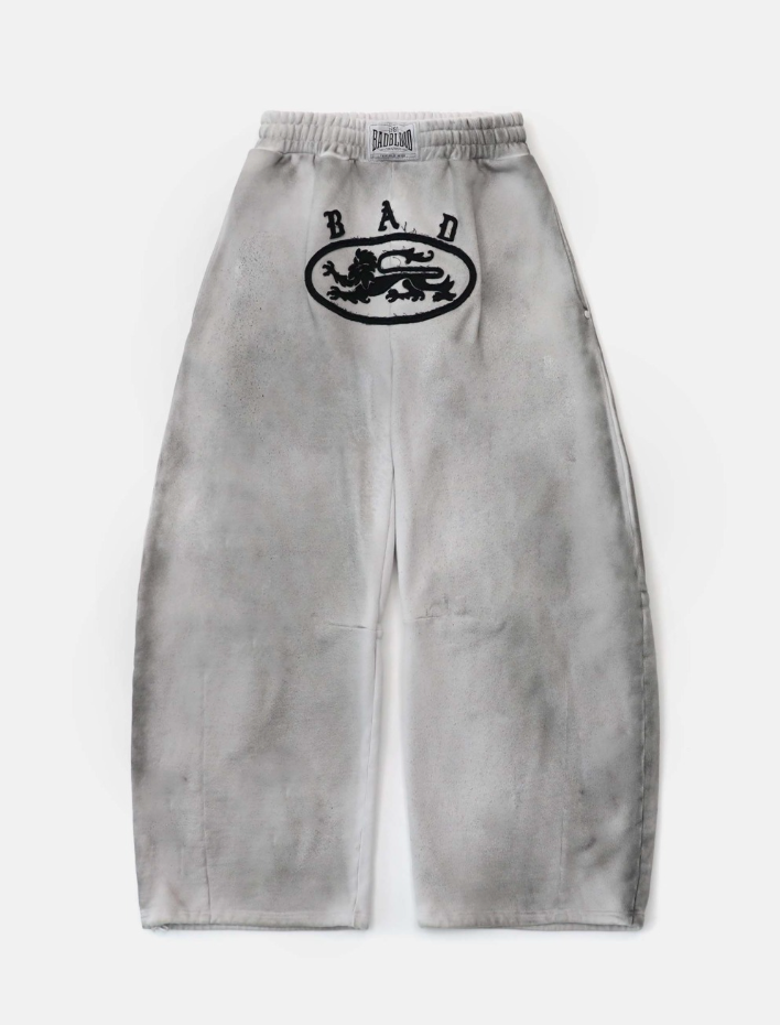 BAD BLOOD Lion Patch 2-Way Curved Jogger - Washed White – SeoulSeoul