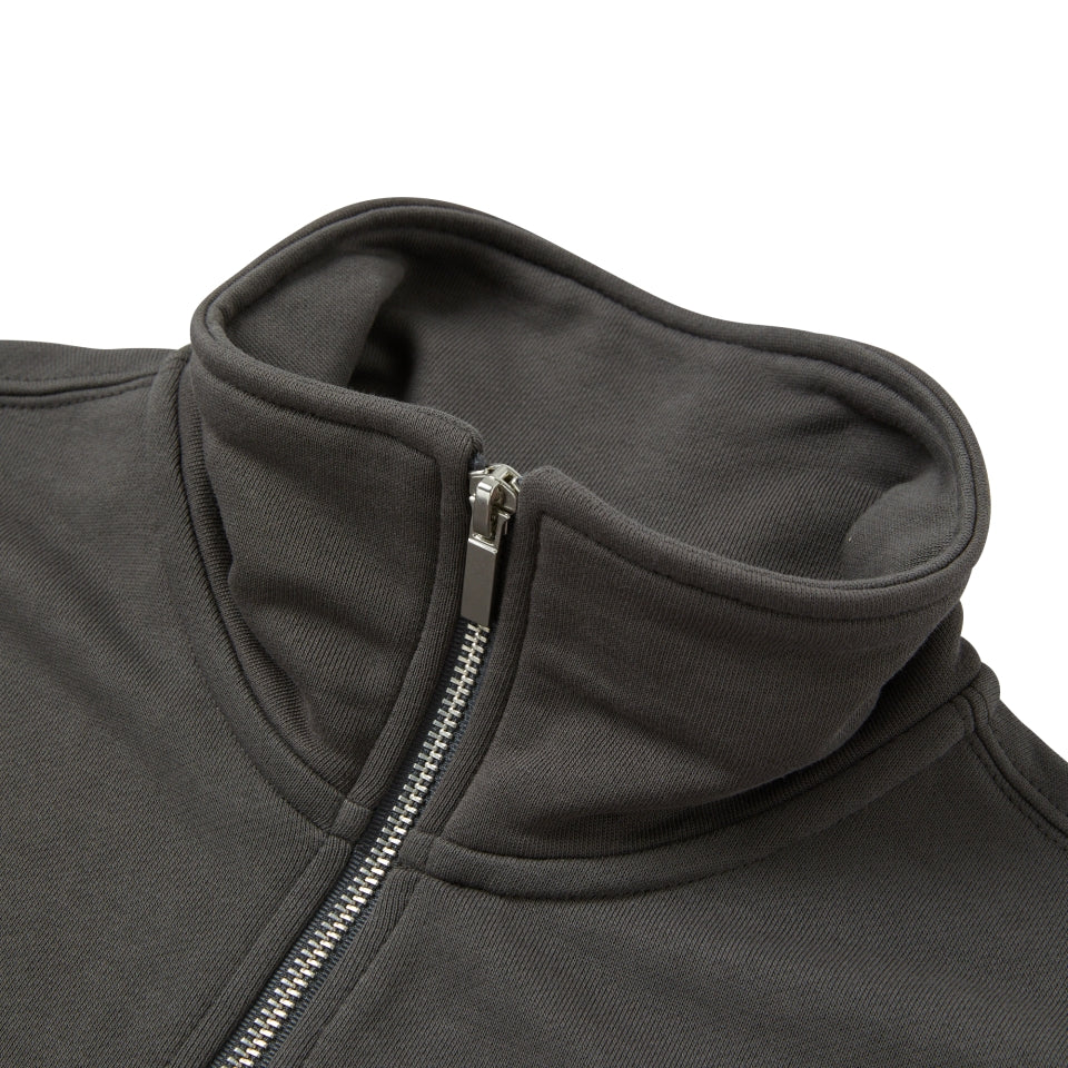 NERDY Culsive Logo Crop Sweatshirt Charcoal – SeoulSeoul