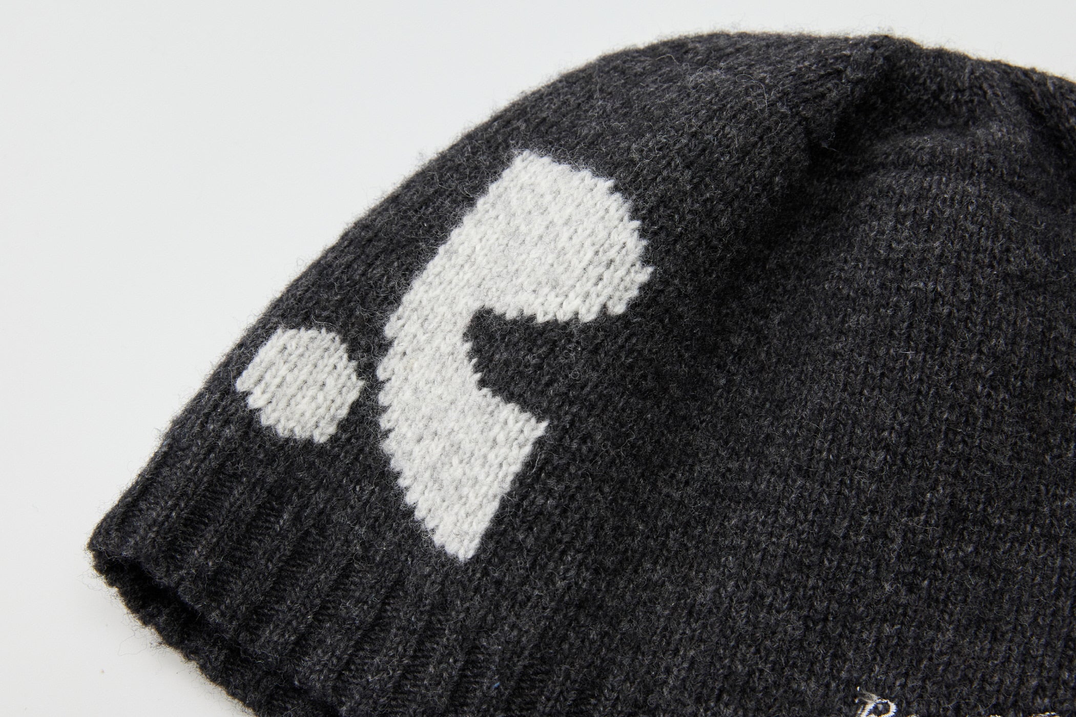 ★Rest&Recreation★RR LOGO JACQUARD BEANIE★ RR LOGO JACQUARD BEANIE - BLACK – SeoulSeoul