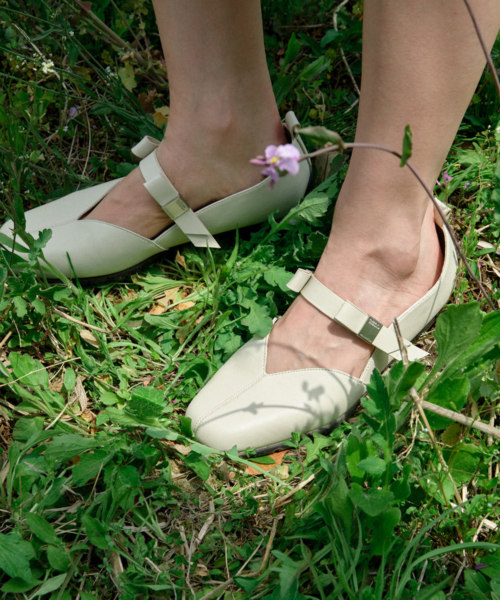 【Rockfish Weatherwear】X MINJUKIM BLISS RIBBON SNEAKERS ROCKFISH X MINJUKIM BLISS RIBBON SNEAKERS – SeoulSeoul