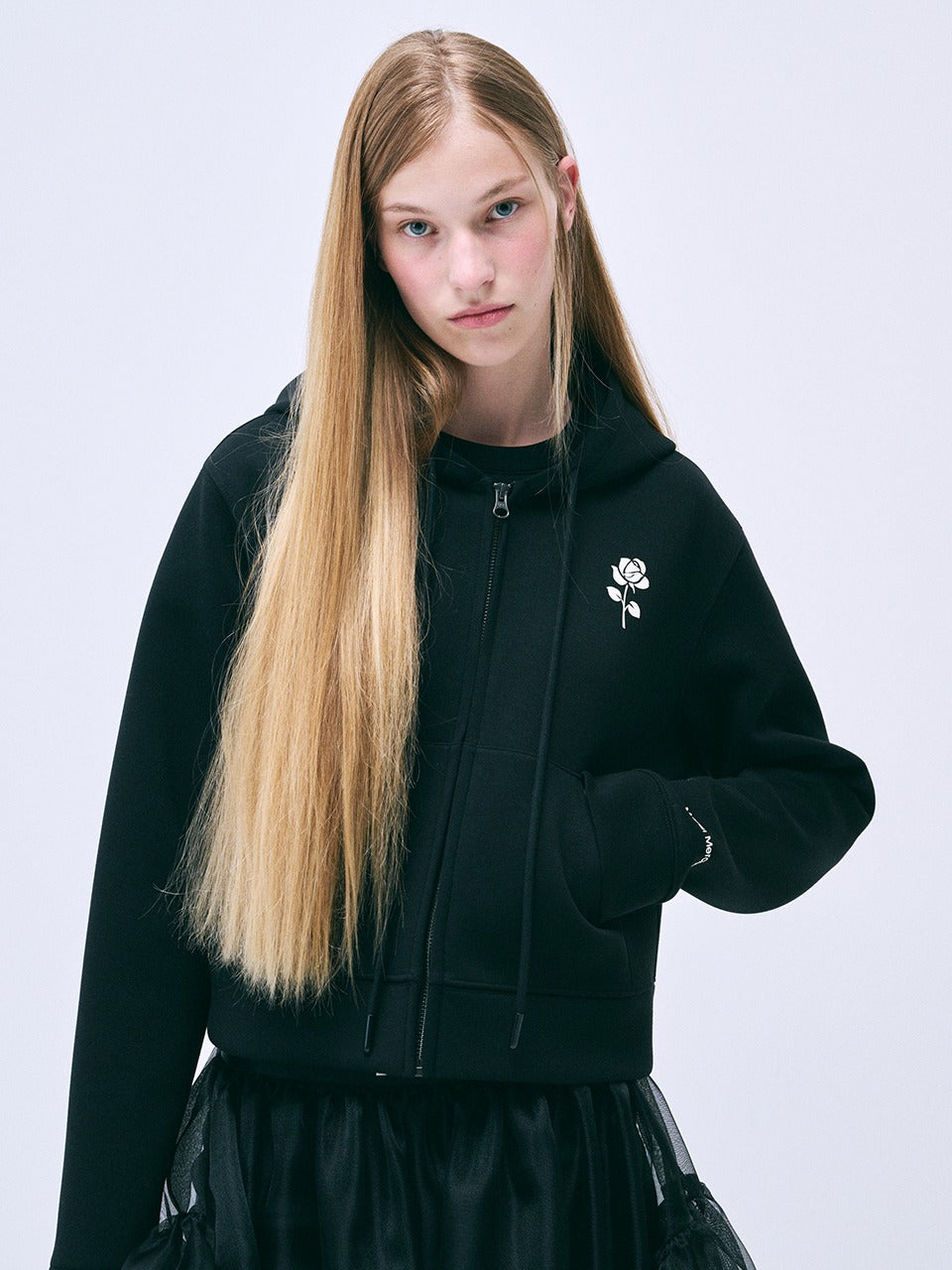 ●Mardi Mercredi●CROPPED HOODY ZIP UP UNE ROSE_BLACK IVORY NEOPRENE CROPPED HOODY ZIP UP UNE ROSE_BLACK IVORY - MARDI