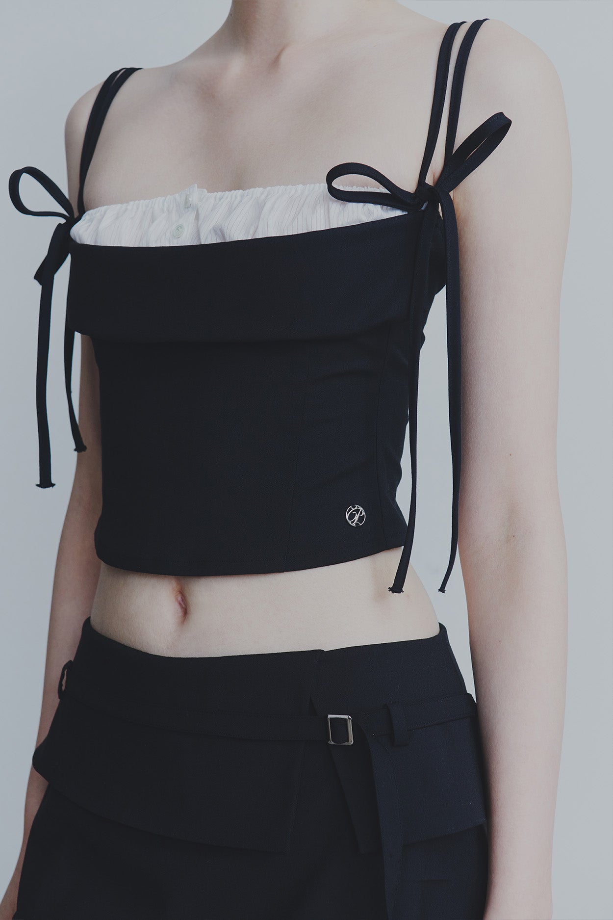 PAIN OR PLEASURE HEART RIBBON TOP BLACK – SeoulSeoul