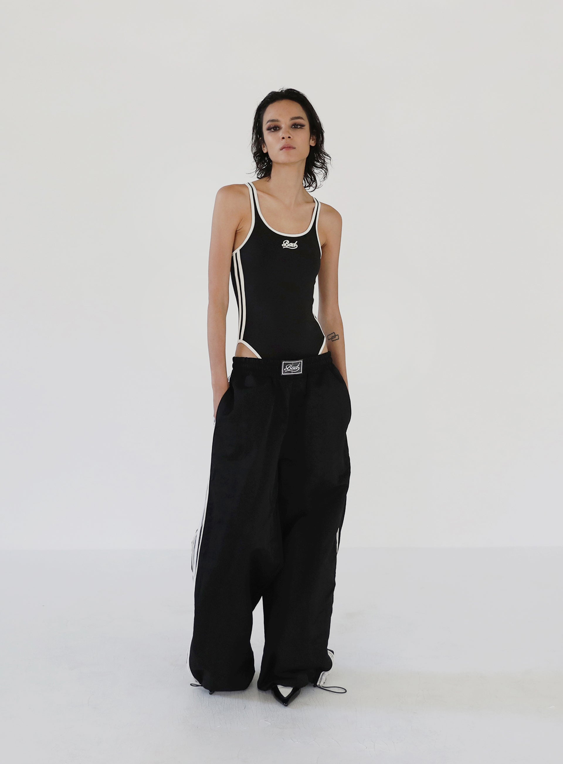 無料配送 ◆ BAD BLOOD ◆ Billy SS Track Pants BAD BLOOD Billy SS Track Pants - Black – SeoulSeoul