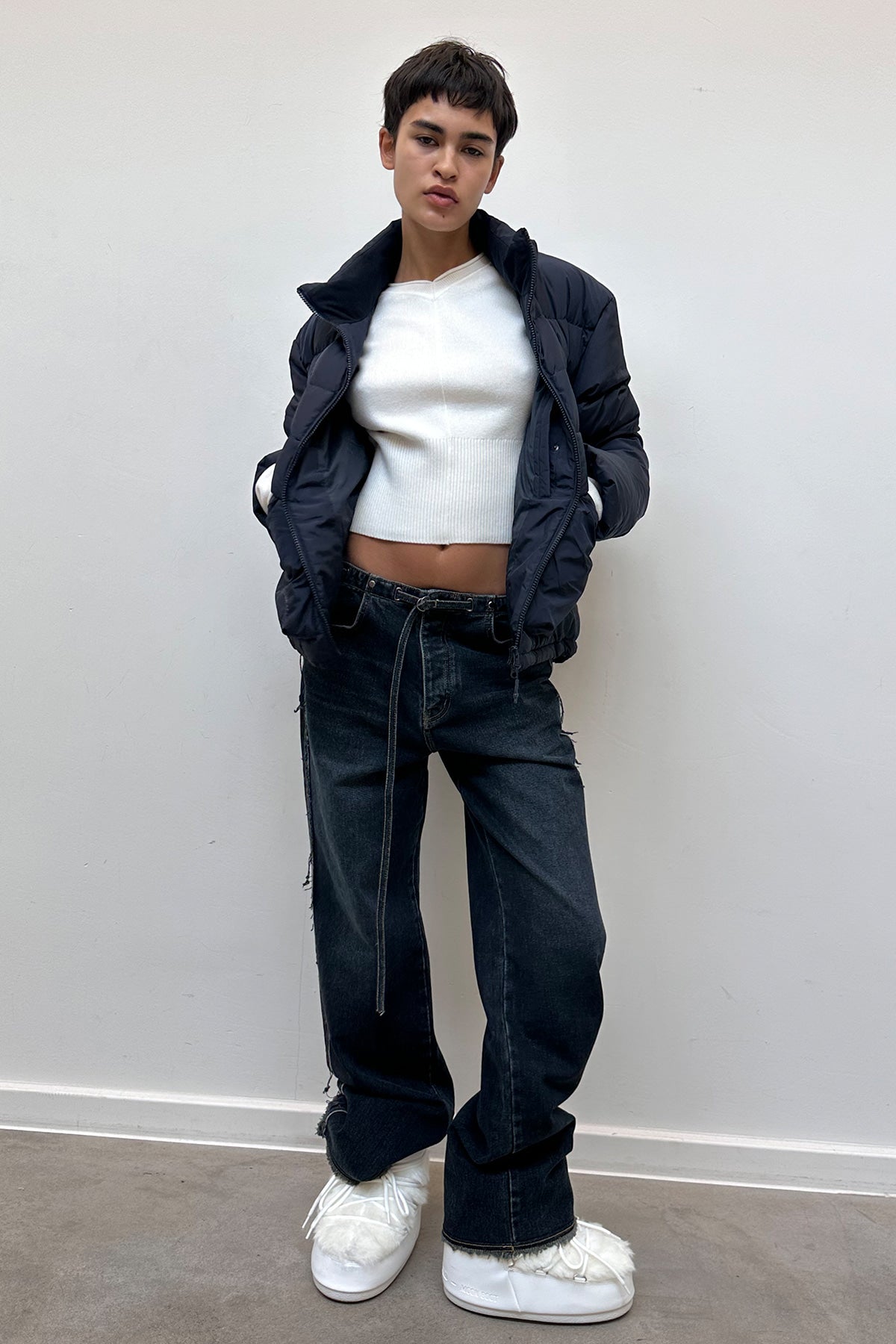 ダウンジャケット・コート [MATINKIM]big pocket puffer down jumper for women in navy MATIN KIM BIG POCKET PUFFER DOWN JUMPER FOR WOMEN IN NAVY