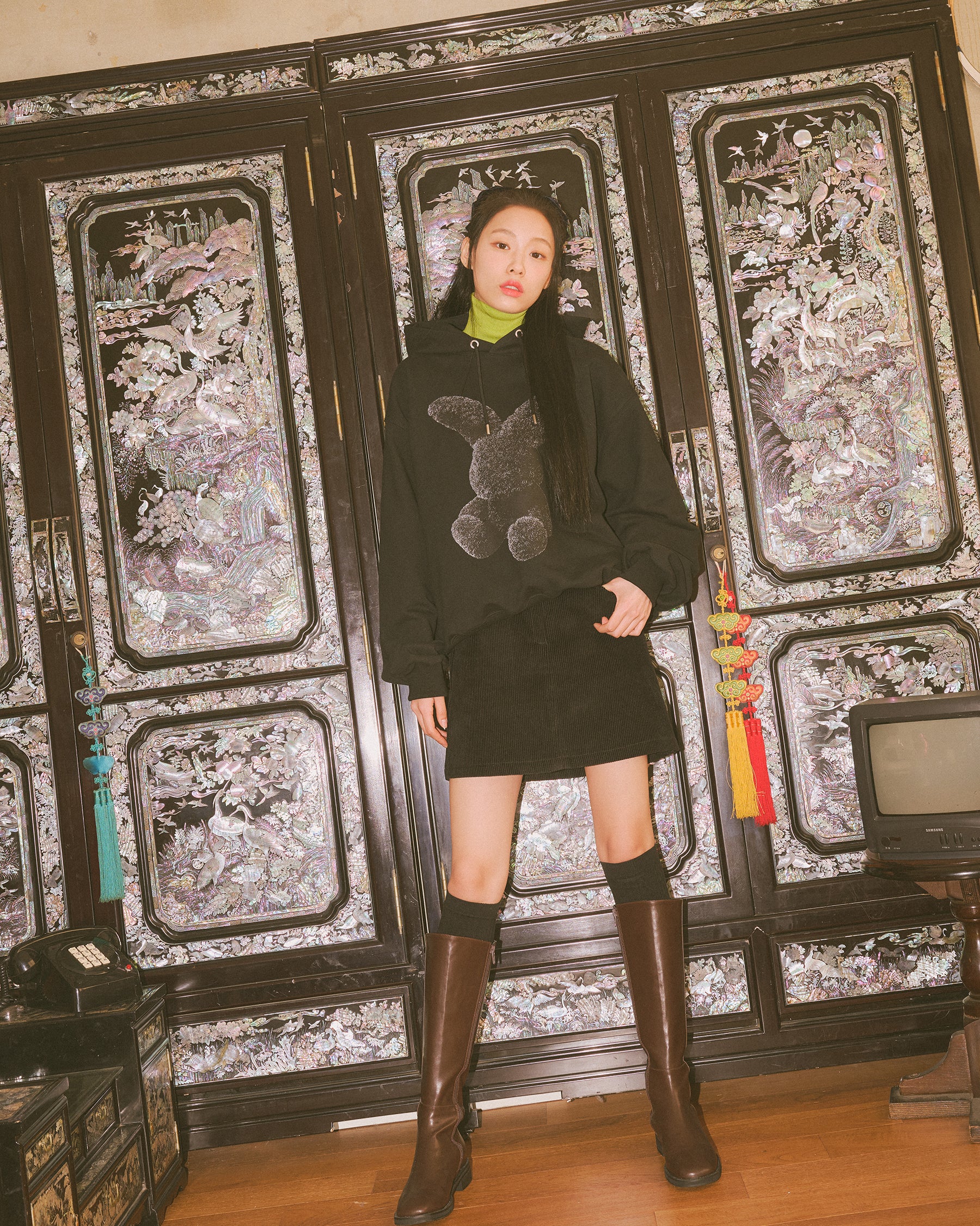 acmé de la vie ADLV BLACK FUZZY RABBIT HOODIE BLACK – SeoulSeoul