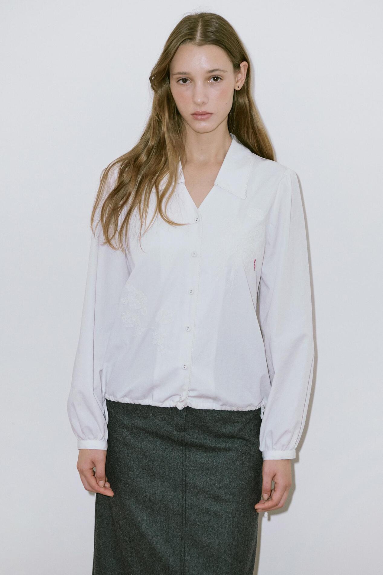 トップス SINOON V-Neck Lace Collar Lace Blouse Sinoon V-Neck Lace Collar Lace Blouse (White) – SeoulSeoul