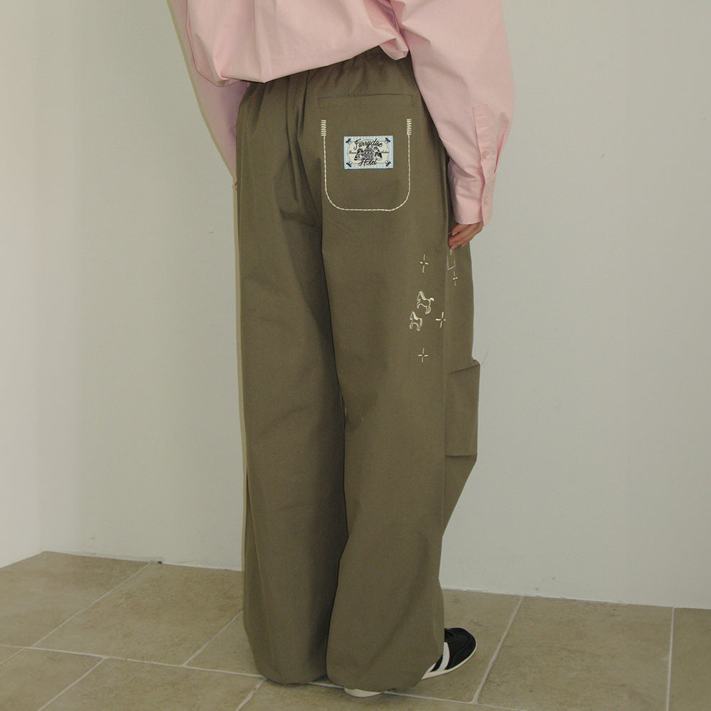 RONRON DRAWING STITCH PARACHUTE PANTS KHAKI – SeoulSeoul