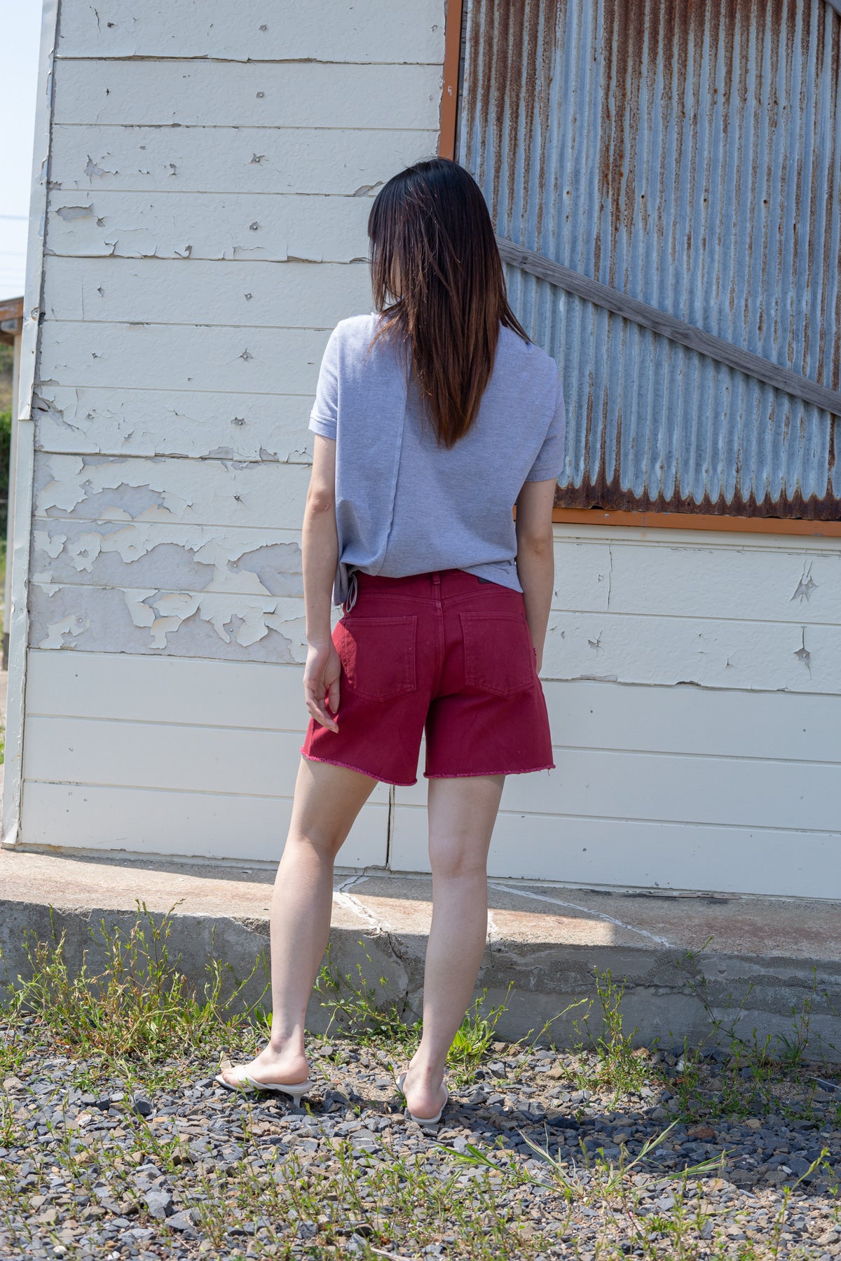 【MATIN KIM】CUT LINE POINT DENIM SHORTS MATIN KIM CUT LINE POINT DENIM SHORTS IN RED – SeoulSeoul