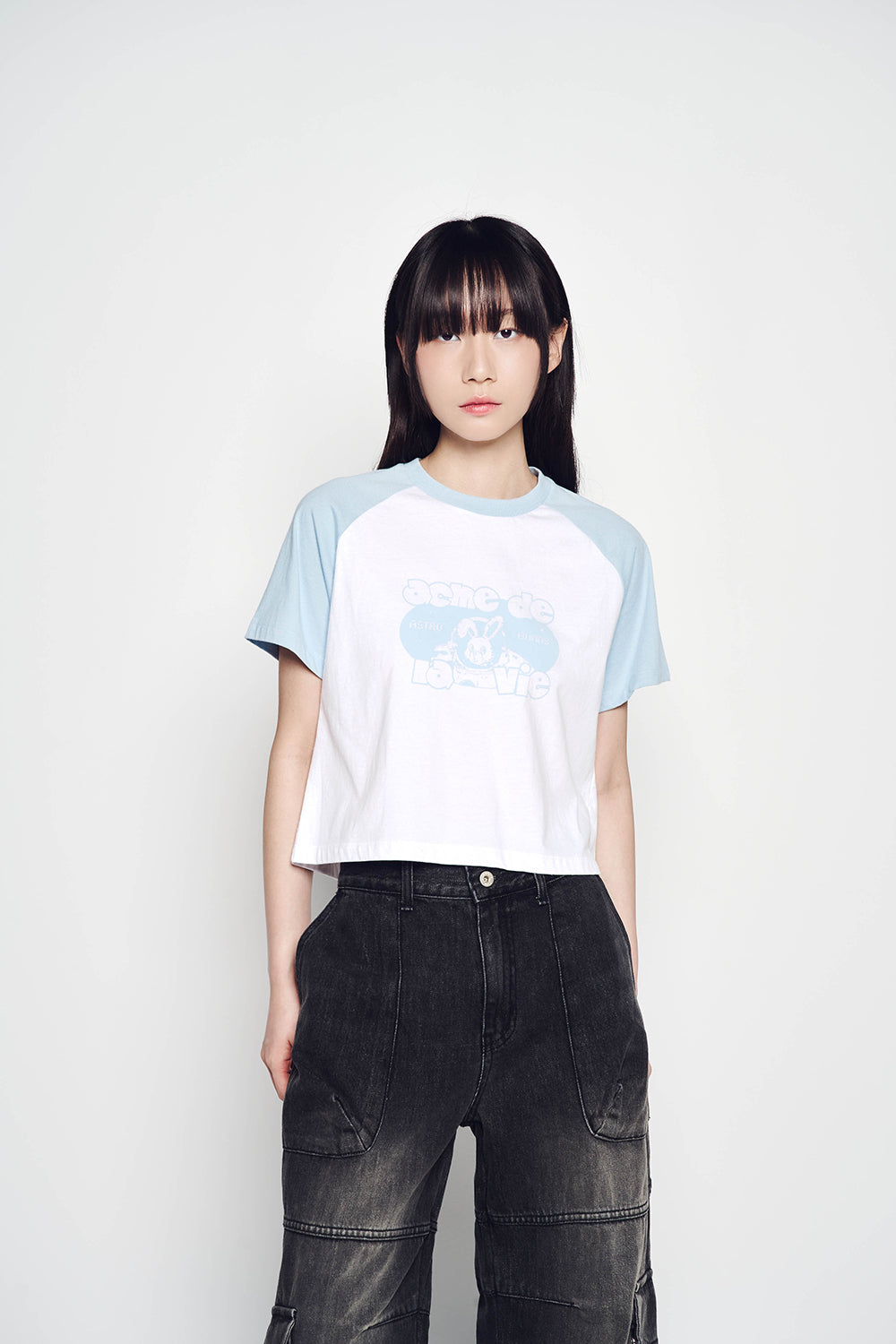 【ADLV】 WOMAN SPACE RABBIT RAGLAN CROP SHORT SLEEVE T-SHIRT acmé de la vie ADLV WOMAN SPACE RABBIT RAGLAN CROP SHORT