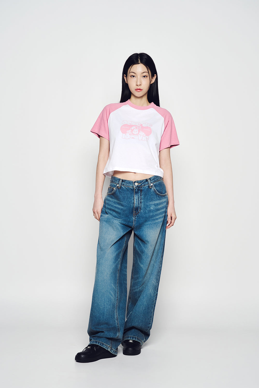 【ADLV】 WOMAN SPACE RABBIT RAGLAN CROP SHORT SLEEVE T-SHIRT acmé de la vie ADLV WOMAN SPACE RABBIT RAGLAN CROP SHORT