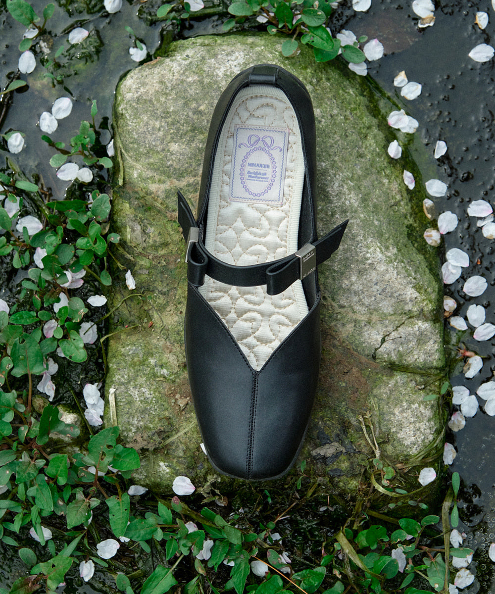 【Rockfish Weatherwear】X MINJUKIM BLISS RIBBON SNEAKERS ROCKFISH X MINJUKIM BLISS RIBBON SNEAKERS – SeoulSeoul
