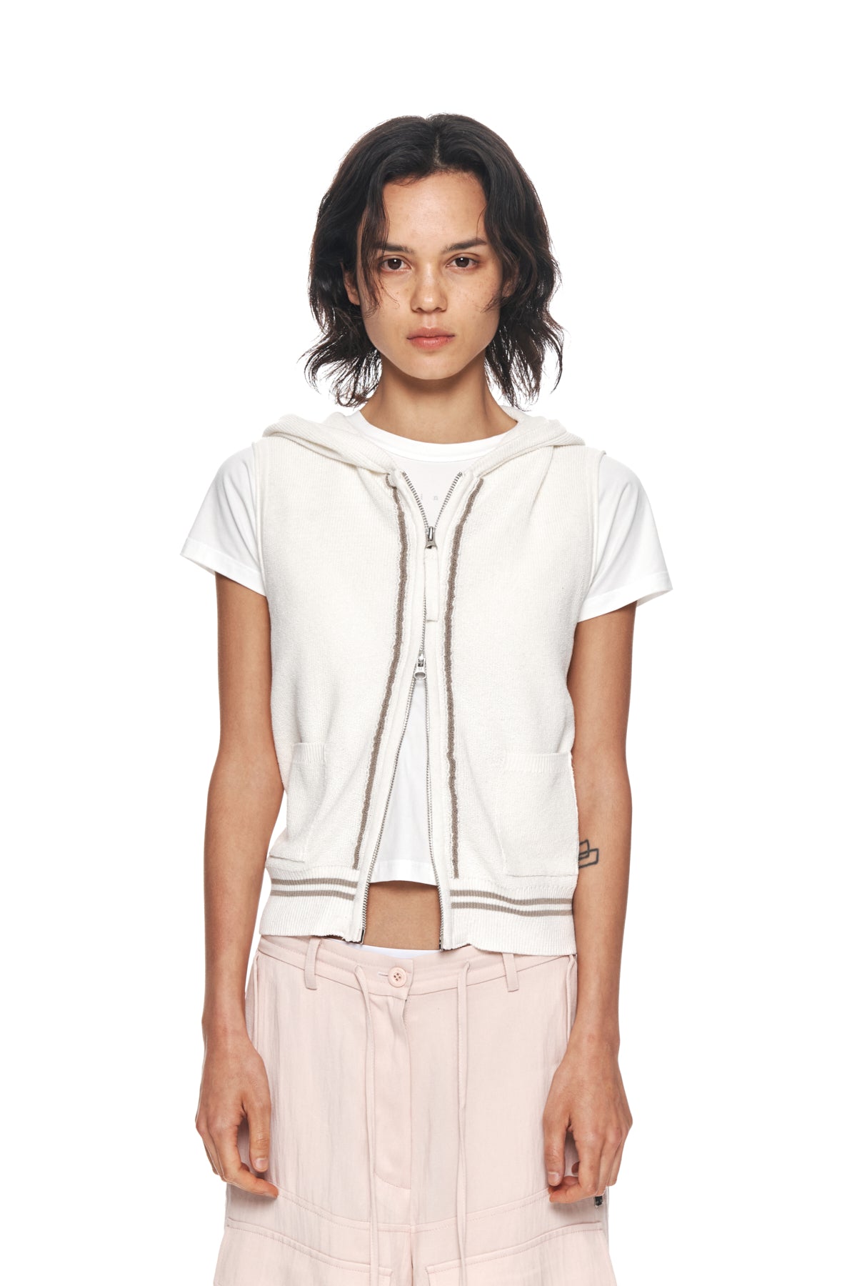 【MATIN KIM】HOODY POINT LOGO KNIT VEST FOR WOMEN MATIN KIM HOODY POINT LOGO KNIT VEST FOR WOMEN IN IVORY
