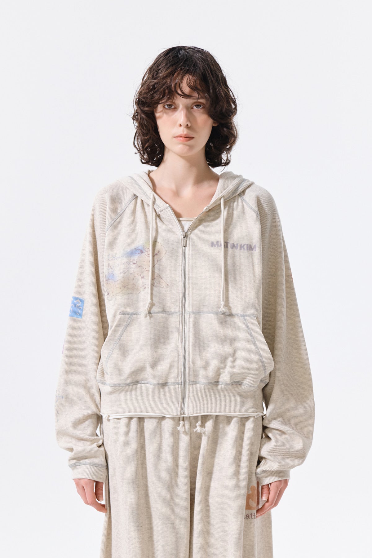 トップス MATIN KIM SKETCH GRAFFITI WAFFLE HOODY Matin Kim Sketch Graffiti Waffle Hoody Zip Up - Light Beige