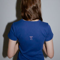 RONRON BACK RIBBON HEART SLIM CROP T SHIRTS NAVY