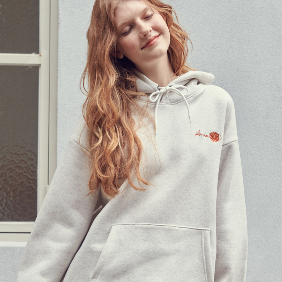 Tシャツ・カットソー +AMBLER+ A stray cat embroidery unisex hooded t-shirt beige AMBLER A Stray Cat Embroidered Hoodie – SeoulSeoul