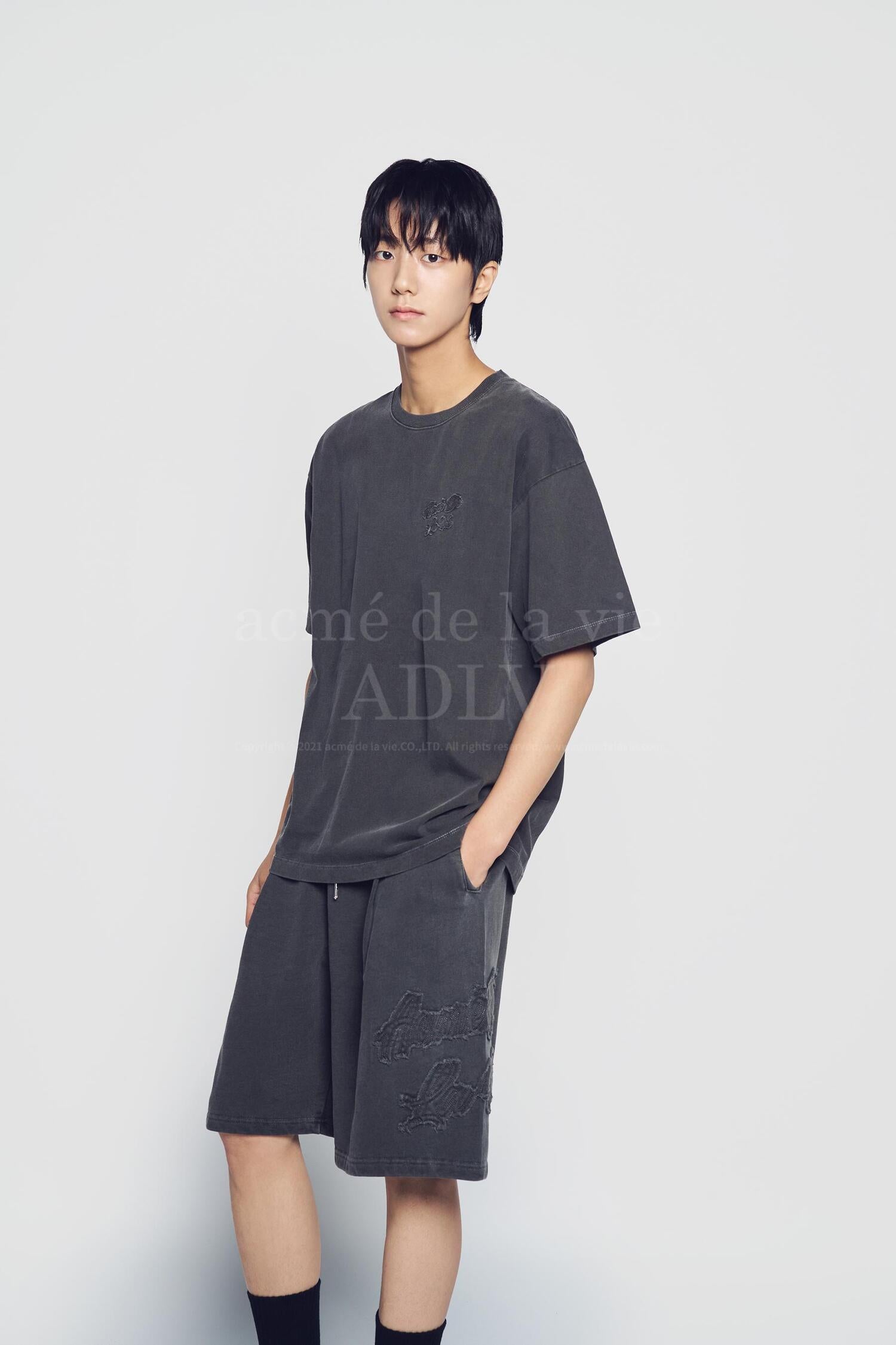【ADLV】APPLIQUE LOGO PIGMENT SHORT SLEEVE T-SHIRT acmé de la vie ADLV APPLIQUE LOGO PIGMENT SHORT SLEEVE T