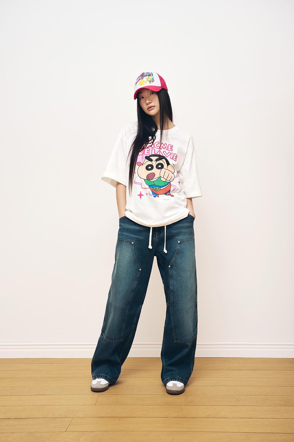 acmé de la vie Action Kamen Shinchan T-Shirt – CreamShort