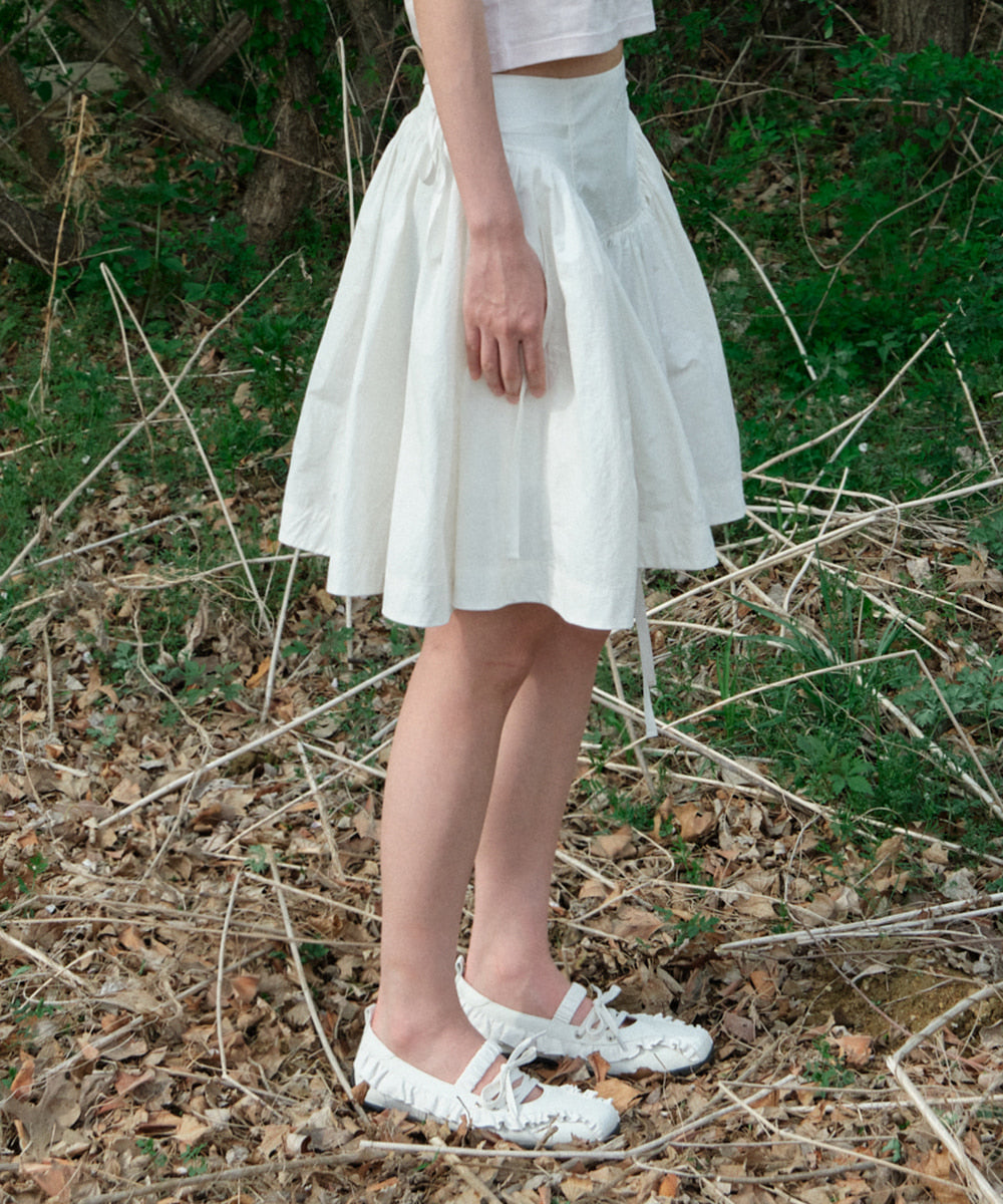 バレエ [X MINJUKIM] BLISS RUFFLE SNEAKERS ROCKFISH X MINJUKIM BLISS RUFFLE SNEAKERS – SeoulSeoul