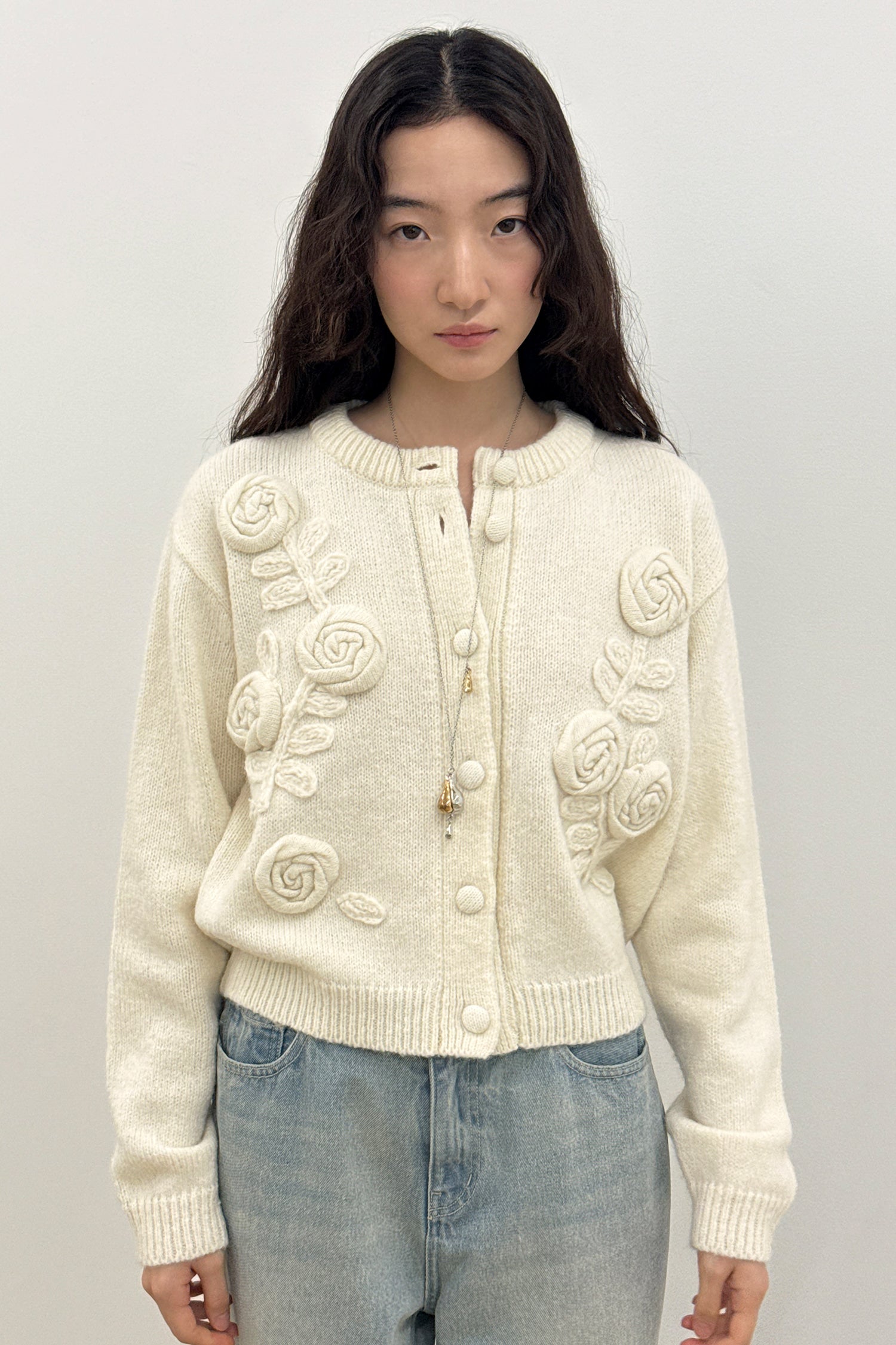 SINOON カーディガンRose Artwork Hairy Cardigan Sinoon Rose Artwork Hairy Cardigan (Ivory) – SeoulSeoul