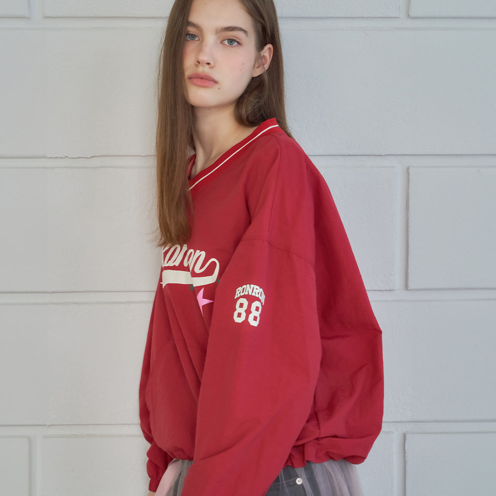 5438864 RONRON NYLON V NECK ANORAK SWEATSHIRT DEEP RED – SeoulSeoul