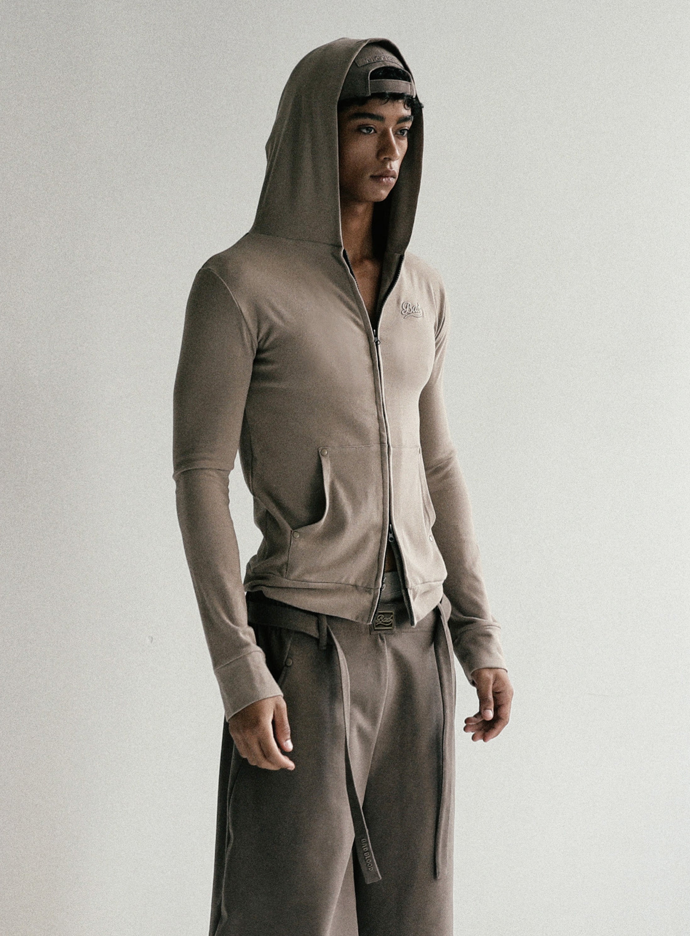 BAD BLOOD Beyond Soft Hood Zip-Up Slim Fit - Tobacco